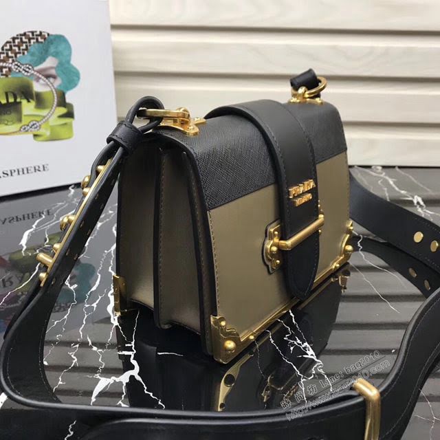 prada女包 普拉達專櫃最新款 Saffiano十字紋小挎包 1BD045 prada復古風格單肩包  pyd2171